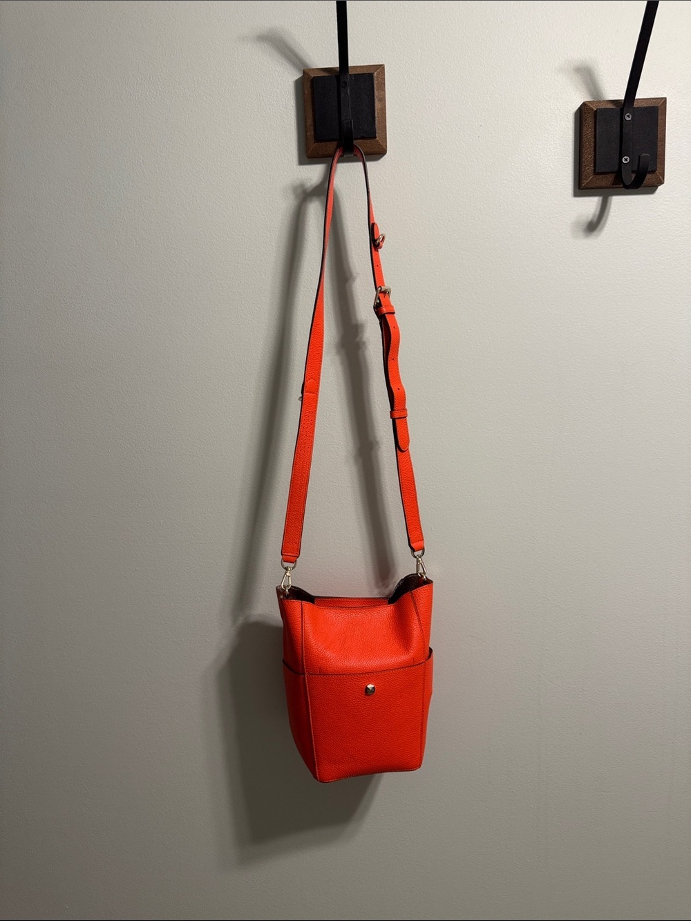 Henri Bendel Orange Leather Crossbody Tote Bag with Removable Strap - Picture 10 of 12